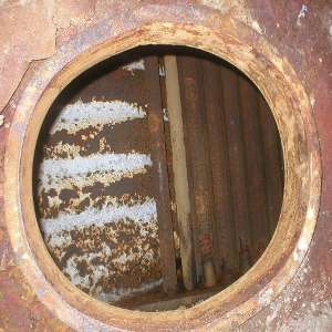 La corrosion est beaucoup moins importante à l'intérieur de la chaudière à vapeur.